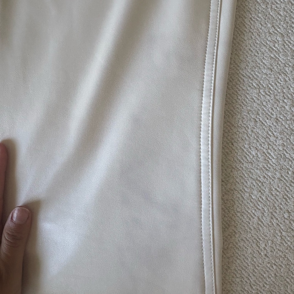 Abercrombie & Fitch High Rise Straight Leg Vegan Leather pants! - Picture 7 of 7